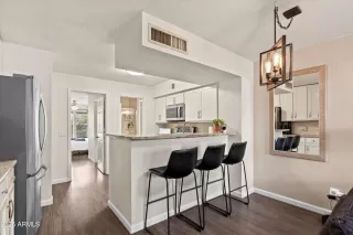 Photo #2: 6906393 Listing 