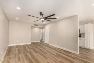 Photo #6: 6906402 Listing 