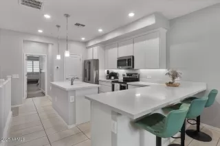 Photo #4: 6906509 Listing 