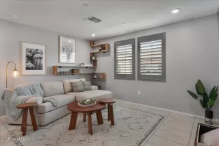 Photo #6: 6906509 Listing 