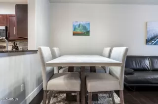 Photo #6: 6906728 Listing 