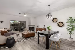 Photo #5: 6906919 Listing 