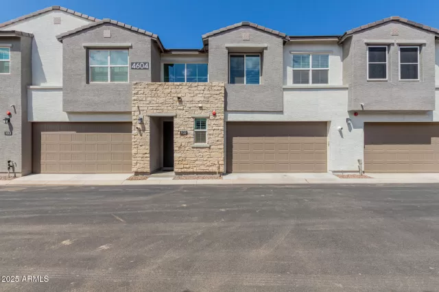 MLS: 6906927 Condo For Sale