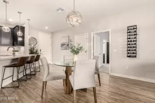 Photo #6: 6907044 Listing 