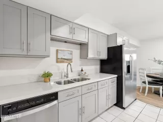 Photo #2: 6907091 Listing