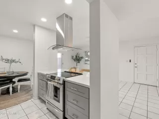 Photo #3: 6907091 Listing