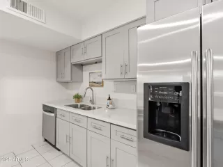 Photo #4: 6907091 Listing