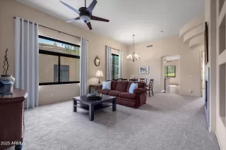 Photo #4: 6907190 Listing