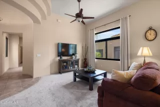 Photo #5: 6907190 Listing