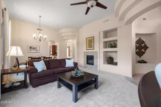 Photo #6: 6907190 Listing