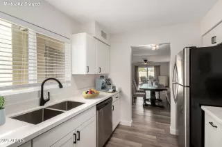 Photo #2: 6907507 Listing