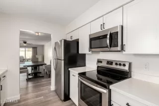 Photo #3: 6907507 Listing