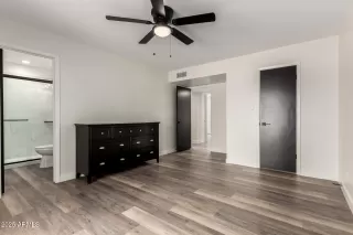 Photo #5: 6907507 Listing