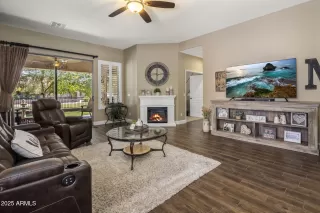 Photo #5: 6907516 Listing