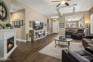 Photo #6: 6907516 Listing