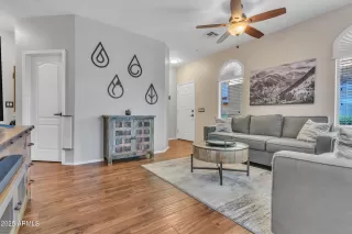 Photo #5: 6907557 Listing 