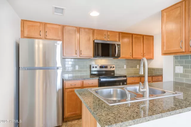 MLS: 6907732 Condo For Sale