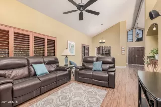 More Details about MLS # 6907836 : 2339 W MISSION DRIVE