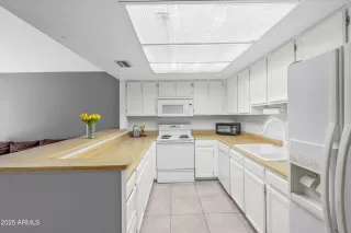 Photo #2: 6907871 Listing