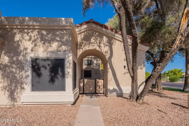 MLS: 6907919 Condo For Sale