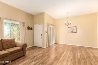 Photo #6: 6908657 Listing 