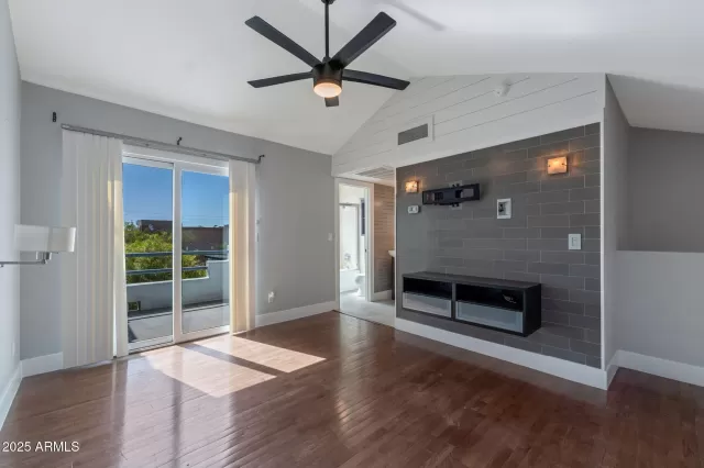 MLS: 6908710 Condo For Sale