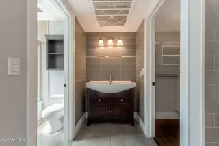 Photo #4: 6908710 Listing 