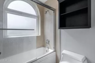 Photo #6: 6908710 Listing 