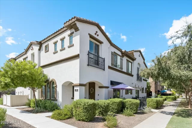 MLS: 6908805 Condo For Sale