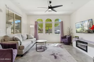 Photo #2: 6908805 Listing 