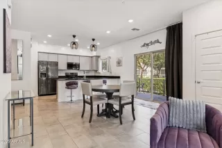 Photo #4: 6908805 Listing 