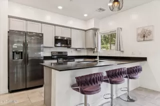 Photo #5: 6908805 Listing 