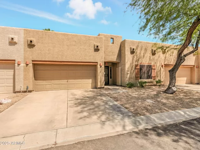 MLS: 6908819 Condo For Sale