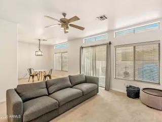 Photo #6: 6908819 Listing 