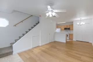 Photo #5: 6908915 Listing 