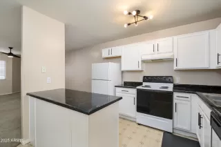 Photo #4: 6909183 Listing 