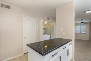 Photo #5: 6909183 Listing 