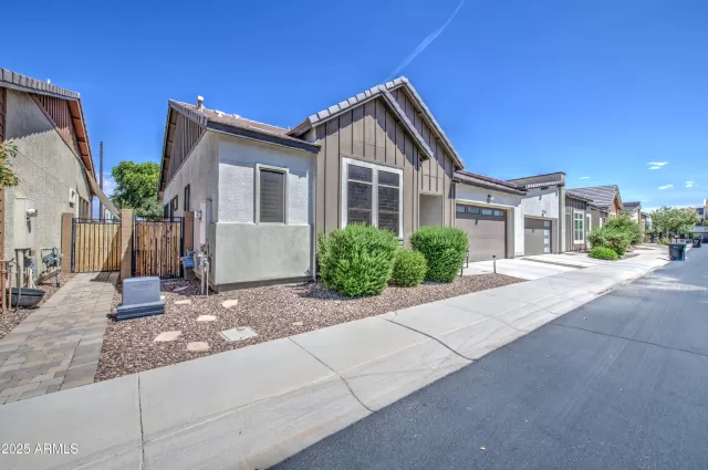 MLS: 6909265 Condo For Sale