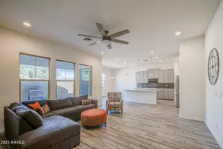 Photo #5: 6909265 Listing 