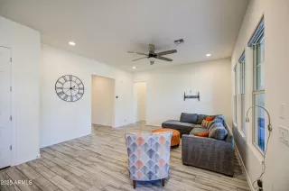 Photo #6: 6909265 Listing 