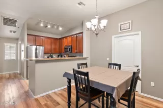 Photo #5: 6909268 Listing