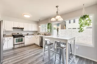 Photo #2: 6909451 Listing 