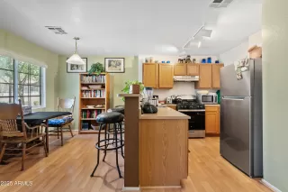 Photo #6: 6909647 Listing