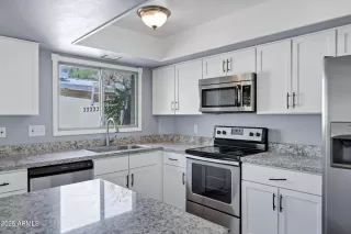 More Details about MLS # 6909649 : 14 E HERMOSA DRIVE