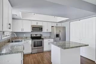 Photo #1: 6909649 Listing 