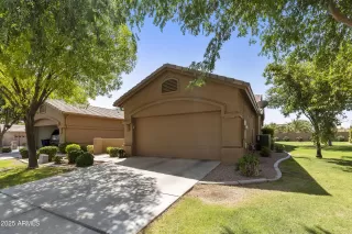 Photo #5: 6909817 Listing