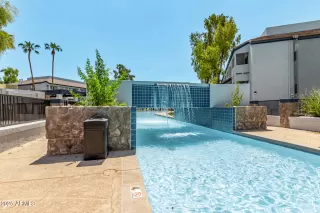 Photo #5: 6909946 Listing 