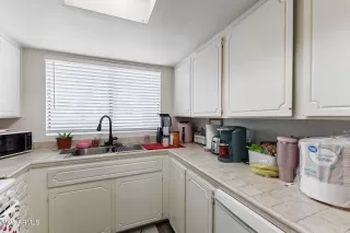 Photo #6: 6909973 Listing 