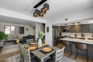 Photo #5: 6910047 Listing 