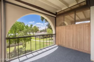 Photo #5: 6910225 Listing